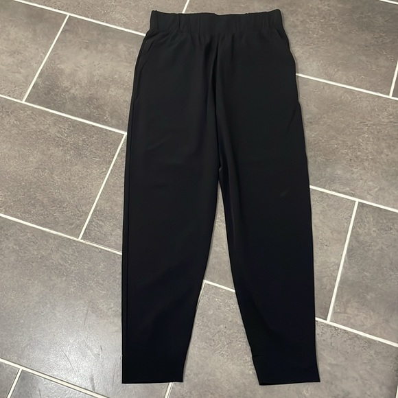 Nike Pants - NIKE BLISS LUX SLIM FIT HIGH RISE TRAINING PANT size medium